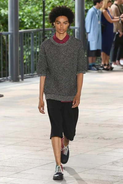 Look 30